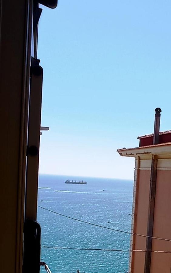 شقة La Finestra Sul Mare Vietri المظهر الخارجي الصورة